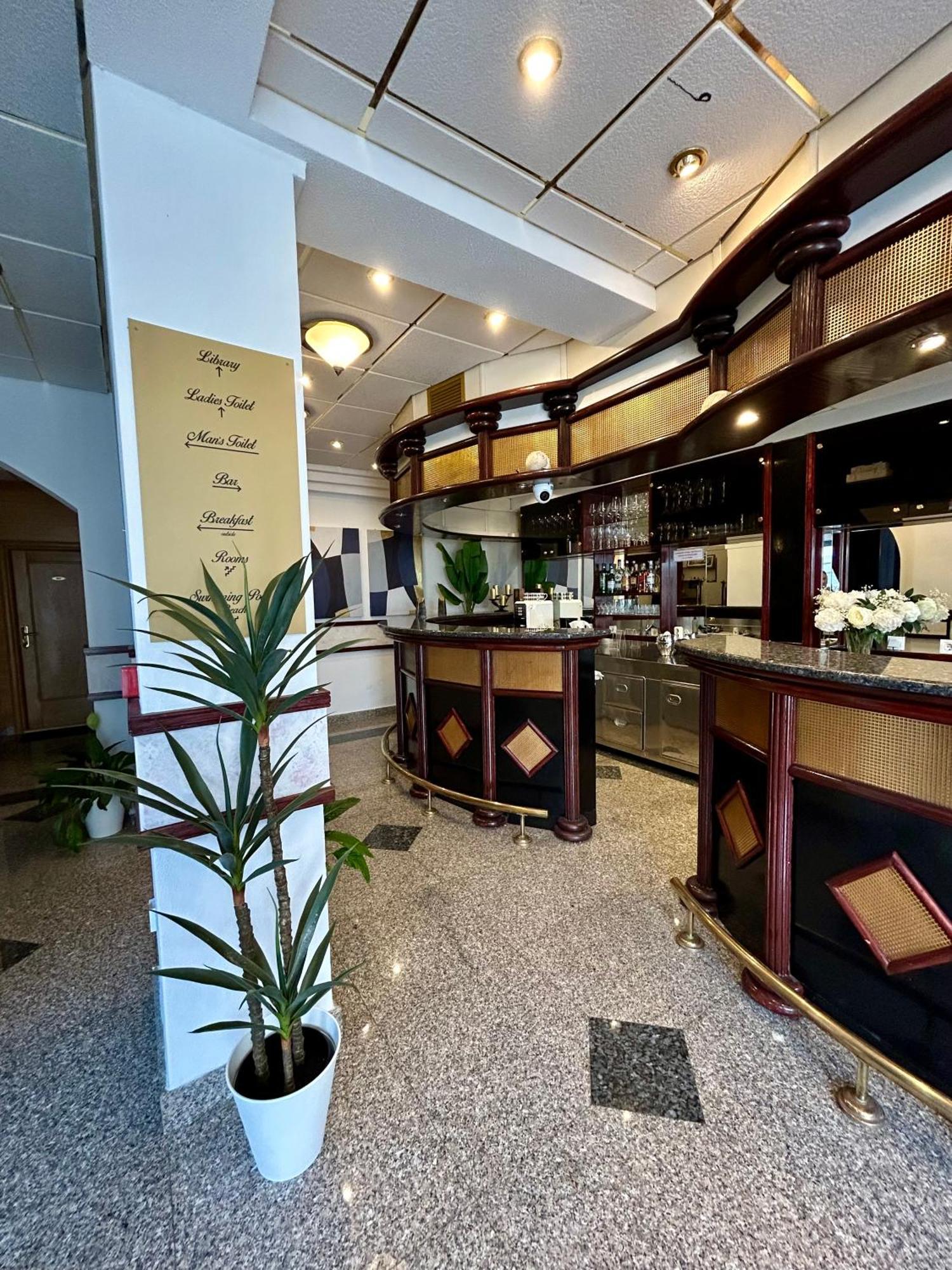 Hotel Bavaria Trogir Donji Seget Exterior foto